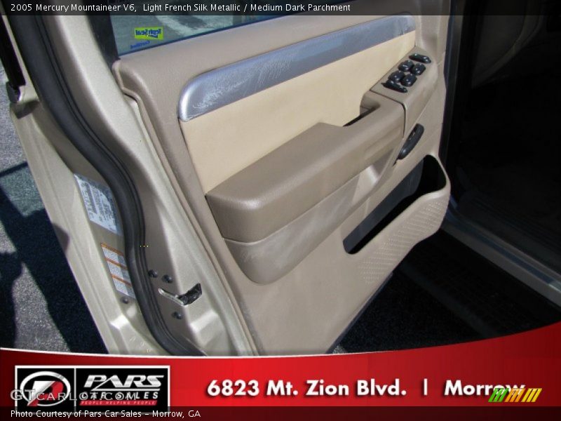 Light French Silk Metallic / Medium Dark Parchment 2005 Mercury Mountaineer V6