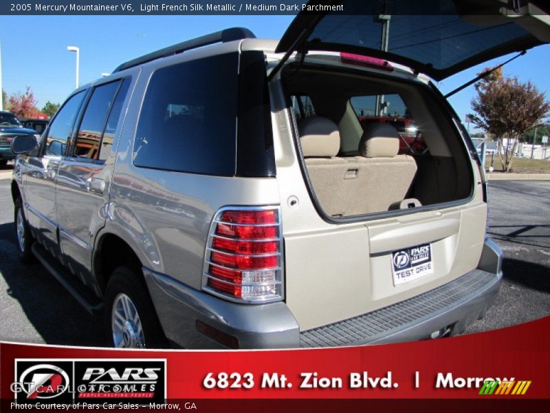 Light French Silk Metallic / Medium Dark Parchment 2005 Mercury Mountaineer V6