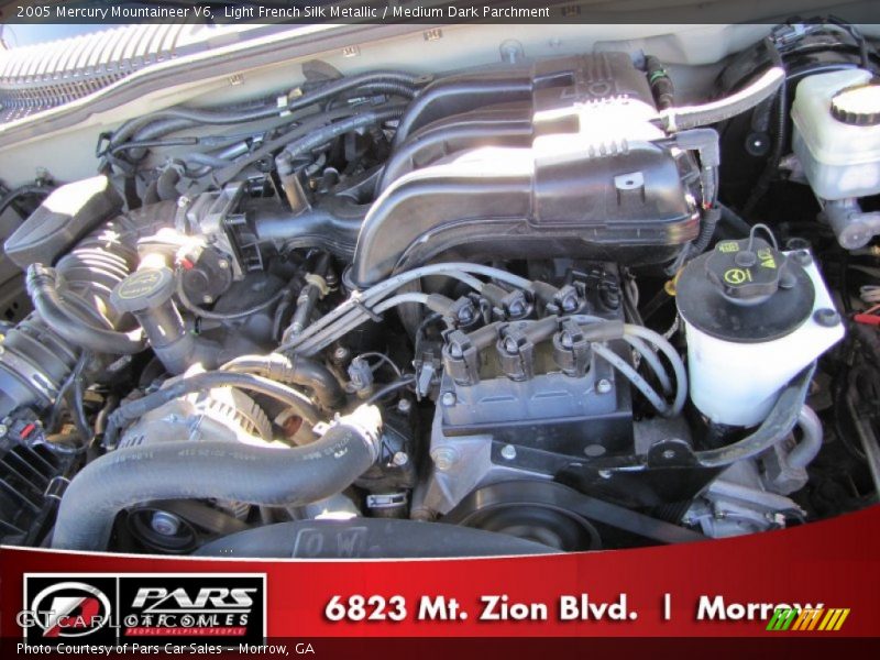 Light French Silk Metallic / Medium Dark Parchment 2005 Mercury Mountaineer V6