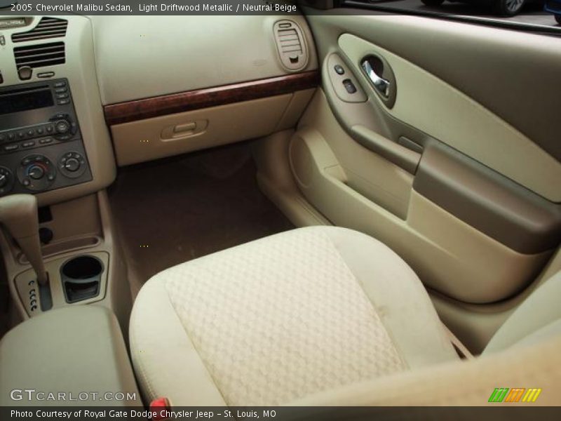 Light Driftwood Metallic / Neutral Beige 2005 Chevrolet Malibu Sedan