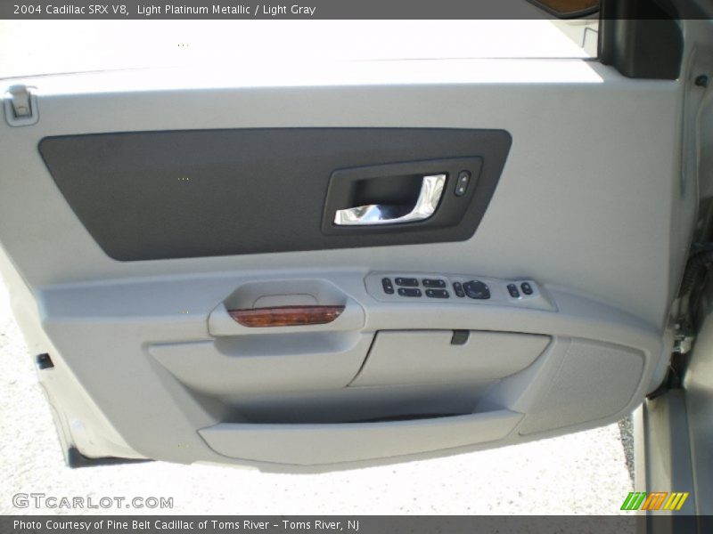 Light Platinum Metallic / Light Gray 2004 Cadillac SRX V8