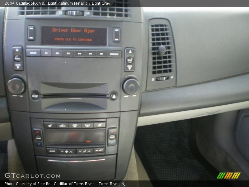 Light Platinum Metallic / Light Gray 2004 Cadillac SRX V8