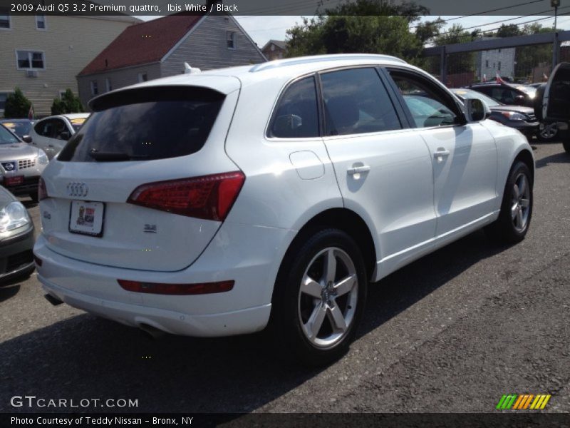 Ibis White / Black 2009 Audi Q5 3.2 Premium quattro