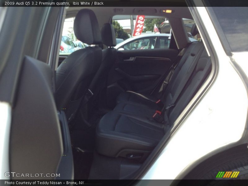 Ibis White / Black 2009 Audi Q5 3.2 Premium quattro