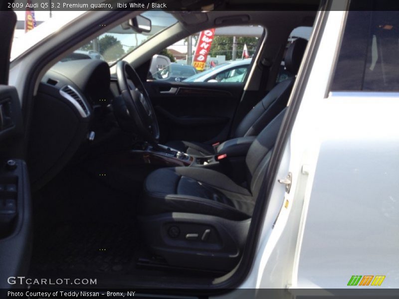 Ibis White / Black 2009 Audi Q5 3.2 Premium quattro