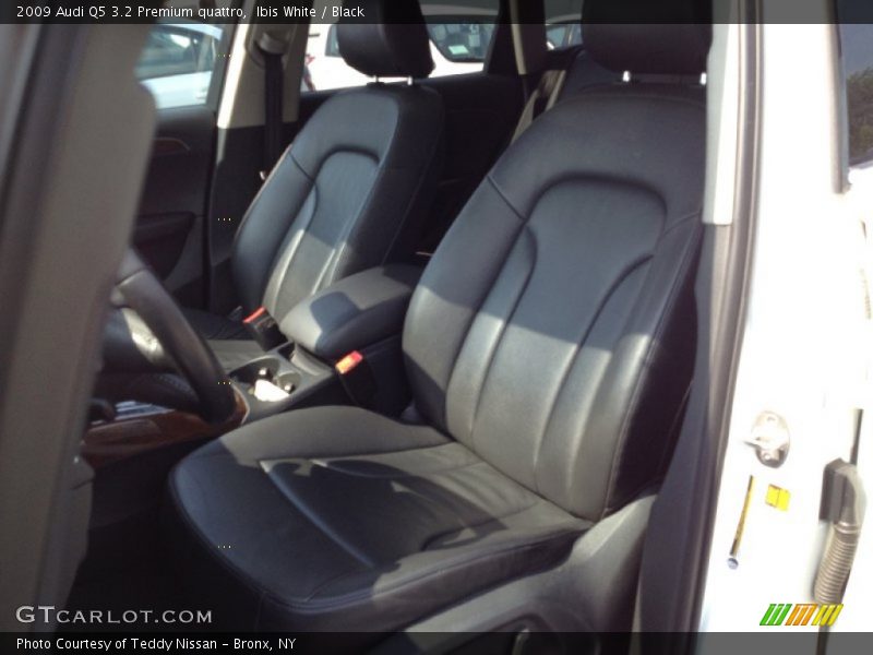 Ibis White / Black 2009 Audi Q5 3.2 Premium quattro