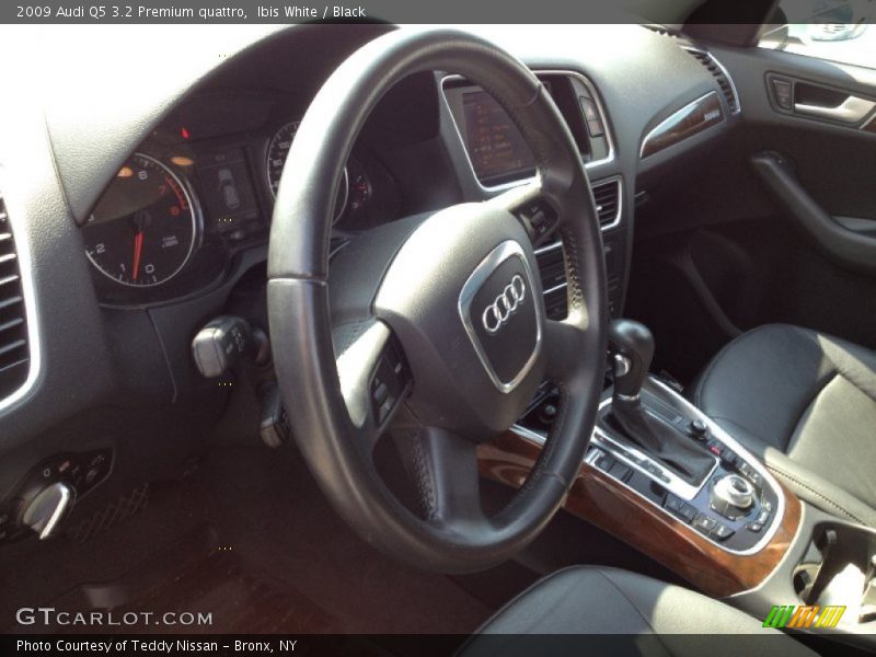 Ibis White / Black 2009 Audi Q5 3.2 Premium quattro