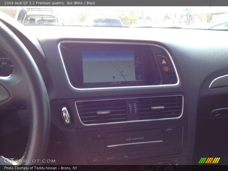Ibis White / Black 2009 Audi Q5 3.2 Premium quattro