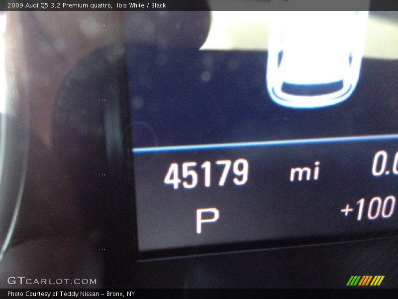 Ibis White / Black 2009 Audi Q5 3.2 Premium quattro