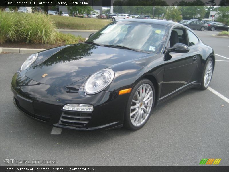 Front 3/4 View of 2009 911 Carrera 4S Coupe