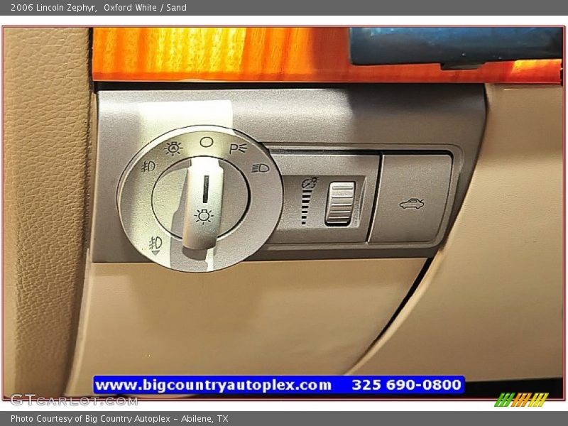 Oxford White / Sand 2006 Lincoln Zephyr