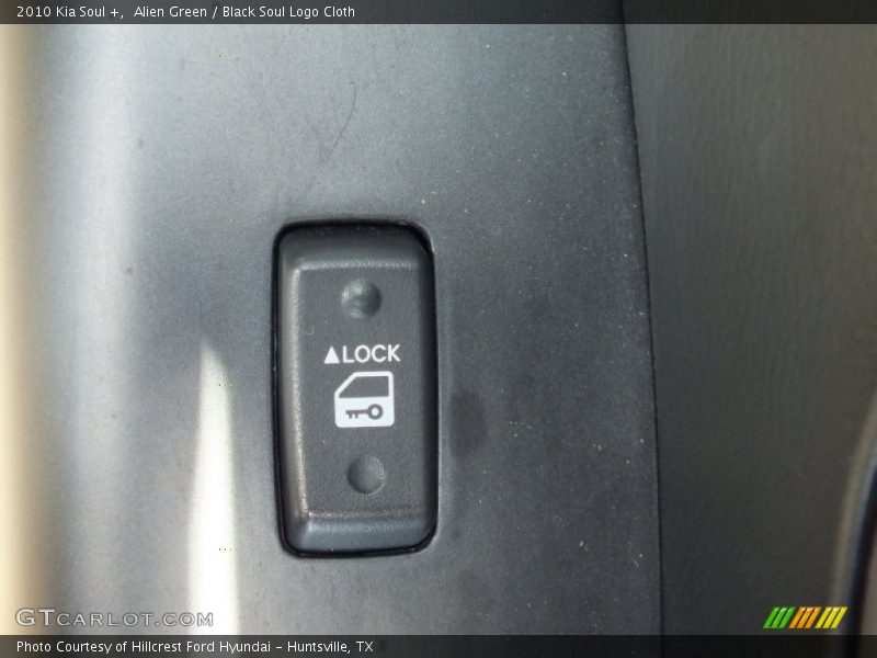 Alien Green / Black Soul Logo Cloth 2010 Kia Soul +
