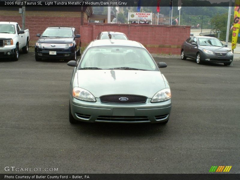 Light Tundra Metallic / Medium/Dark Flint Grey 2006 Ford Taurus SE