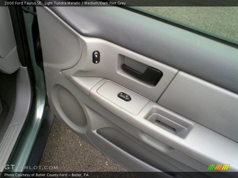 Light Tundra Metallic / Medium/Dark Flint Grey 2006 Ford Taurus SE