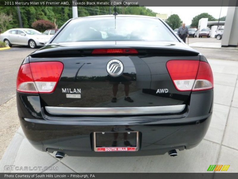 Tuxedo Black Metallic / Dark Charcoal 2011 Mercury Milan V6 Premier AWD
