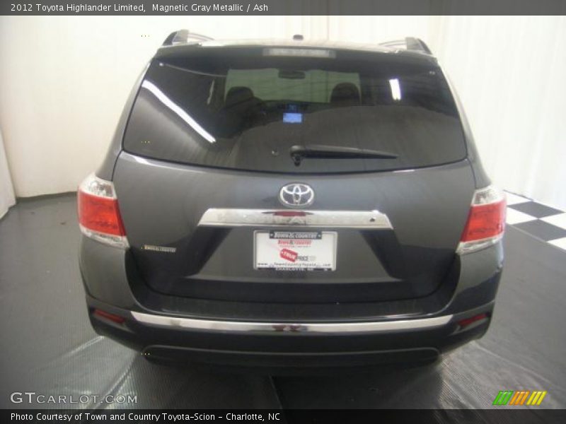 Magnetic Gray Metallic / Ash 2012 Toyota Highlander Limited