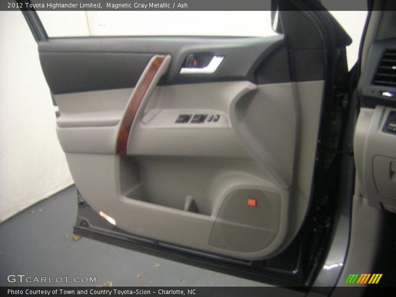 Magnetic Gray Metallic / Ash 2012 Toyota Highlander Limited
