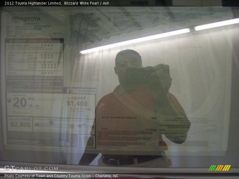 Blizzard White Pearl / Ash 2012 Toyota Highlander Limited