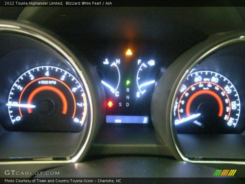Blizzard White Pearl / Ash 2012 Toyota Highlander Limited