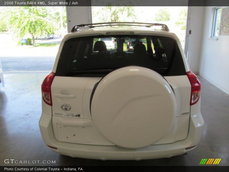 Super White / Ash 2006 Toyota RAV4 4WD