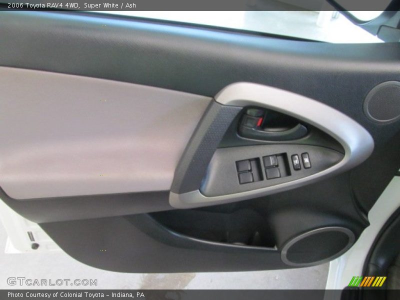 Super White / Ash 2006 Toyota RAV4 4WD