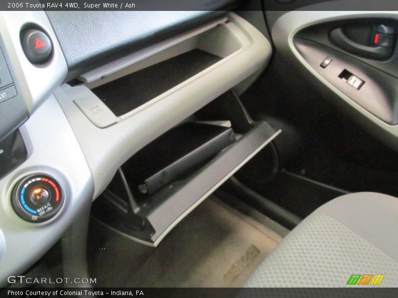 Super White / Ash 2006 Toyota RAV4 4WD