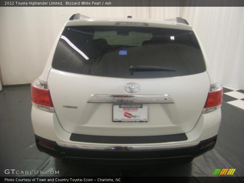 Blizzard White Pearl / Ash 2012 Toyota Highlander Limited