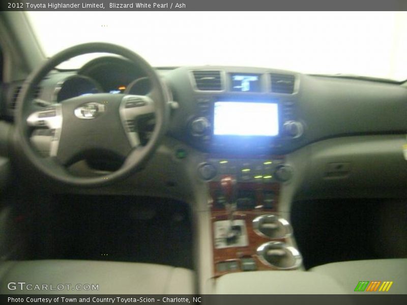 Blizzard White Pearl / Ash 2012 Toyota Highlander Limited