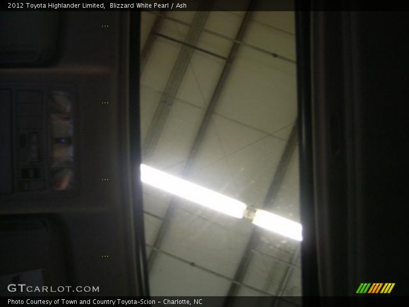 Blizzard White Pearl / Ash 2012 Toyota Highlander Limited