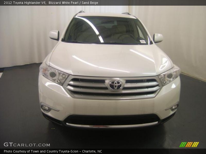 Blizzard White Pearl / Sand Beige 2012 Toyota Highlander V6