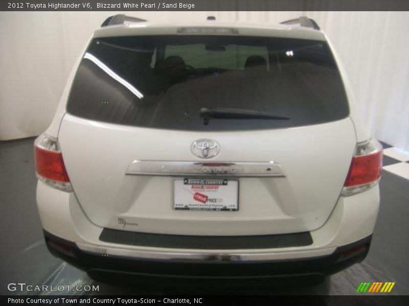 Blizzard White Pearl / Sand Beige 2012 Toyota Highlander V6