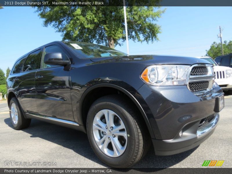 Front 3/4 View of 2013 Durango SXT