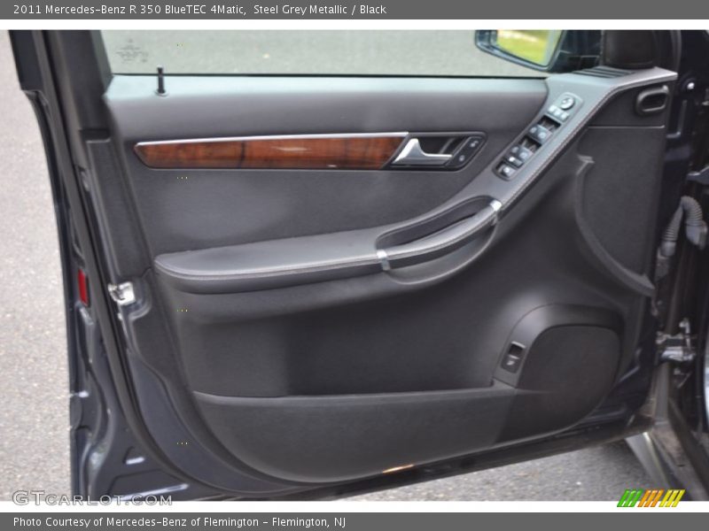 Door Panel of 2011 R 350 BlueTEC 4Matic