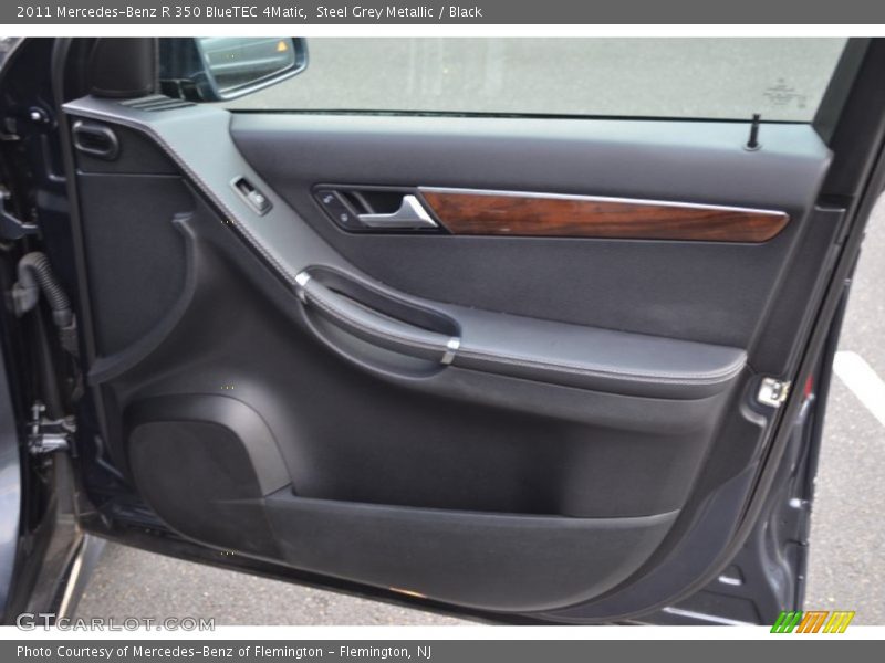 Door Panel of 2011 R 350 BlueTEC 4Matic