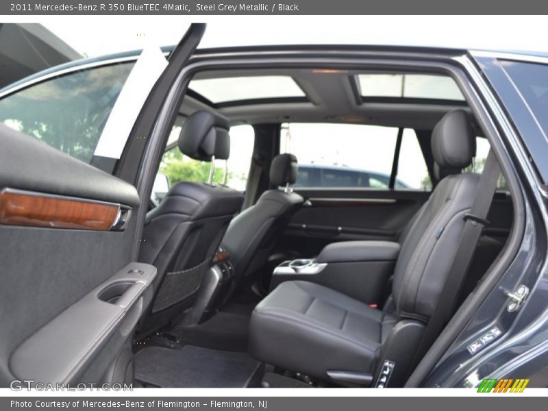  2011 R 350 BlueTEC 4Matic Black Interior