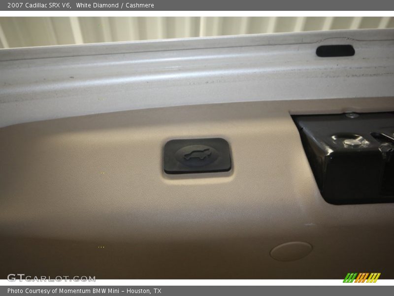 White Diamond / Cashmere 2007 Cadillac SRX V6