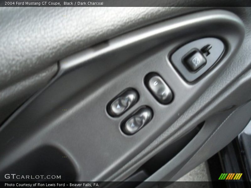 Black / Dark Charcoal 2004 Ford Mustang GT Coupe