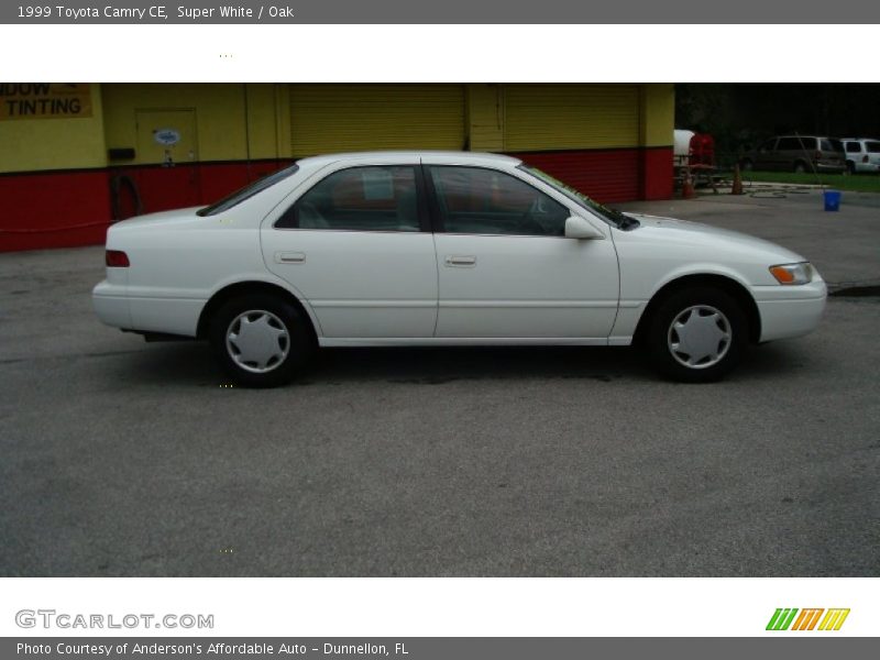 Super White / Oak 1999 Toyota Camry CE