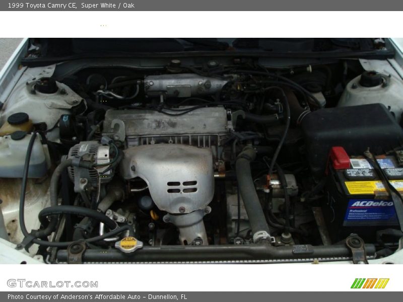 Super White / Oak 1999 Toyota Camry CE