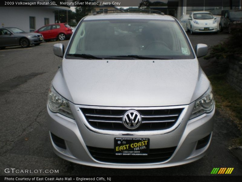 Mercury Sliver Metallic / Aero Grey 2009 Volkswagen Routan SEL