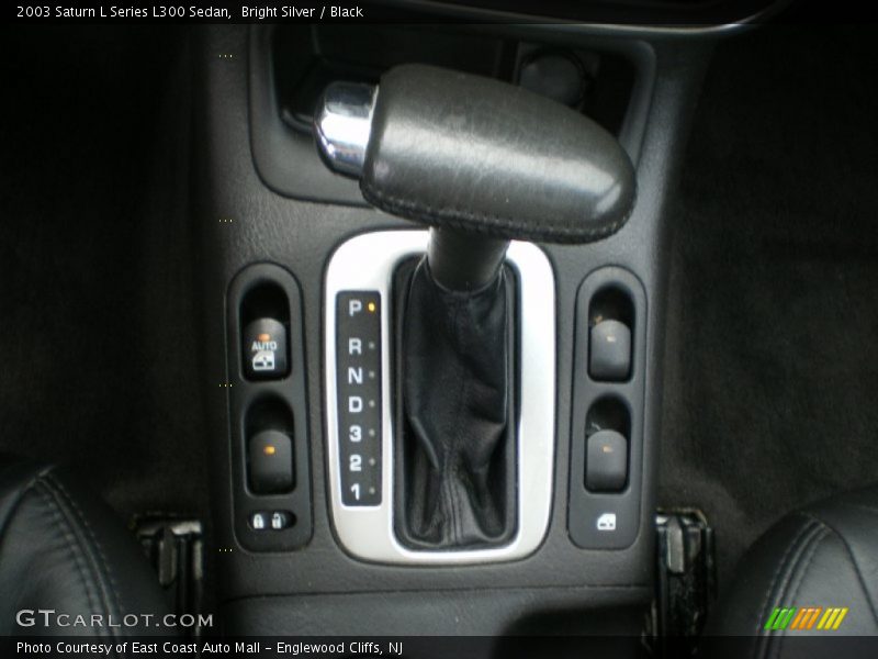 Bright Silver / Black 2003 Saturn L Series L300 Sedan