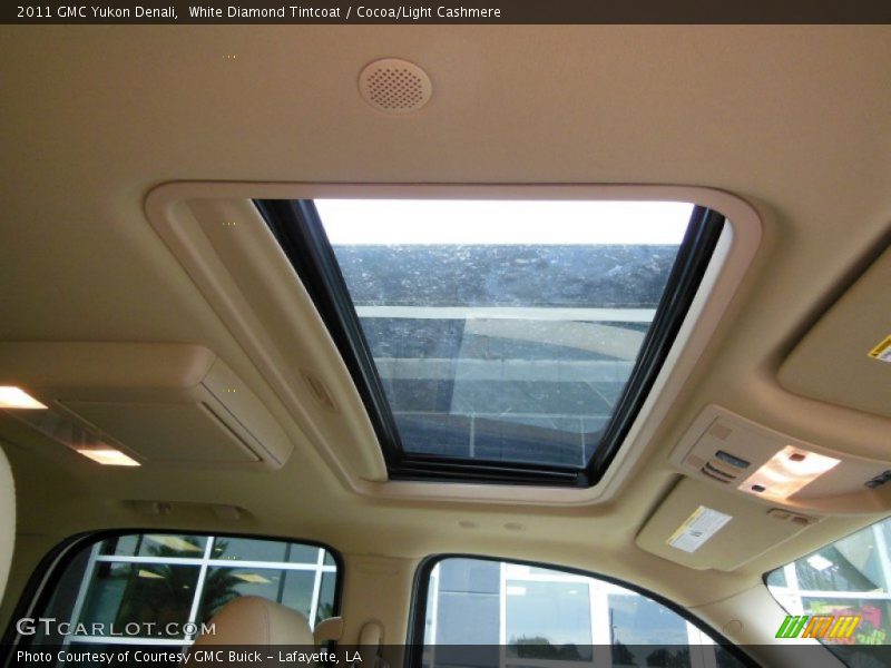 White Diamond Tintcoat / Cocoa/Light Cashmere 2011 GMC Yukon Denali