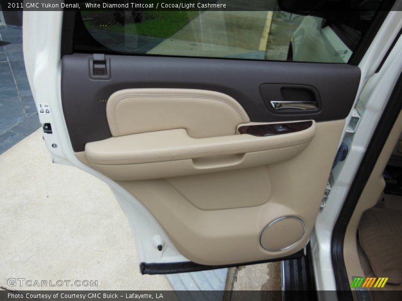 White Diamond Tintcoat / Cocoa/Light Cashmere 2011 GMC Yukon Denali