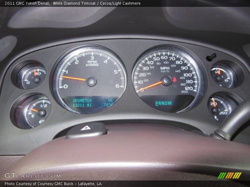 White Diamond Tintcoat / Cocoa/Light Cashmere 2011 GMC Yukon Denali