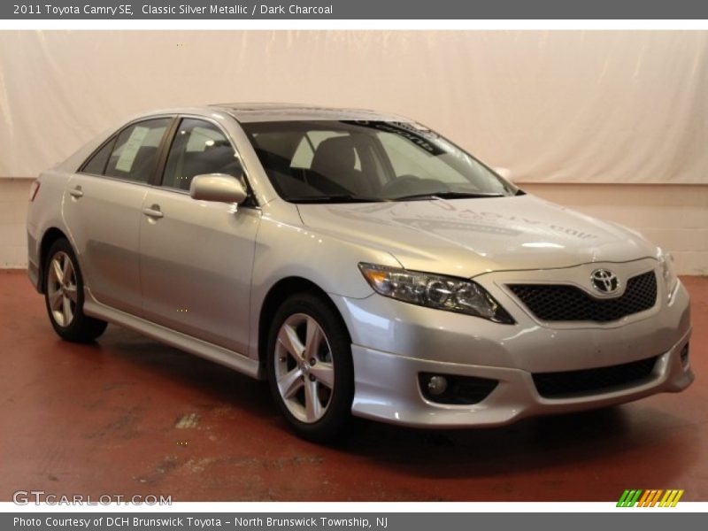 Classic Silver Metallic / Dark Charcoal 2011 Toyota Camry SE