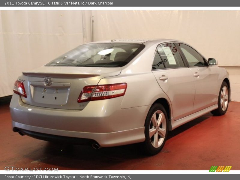 Classic Silver Metallic / Dark Charcoal 2011 Toyota Camry SE