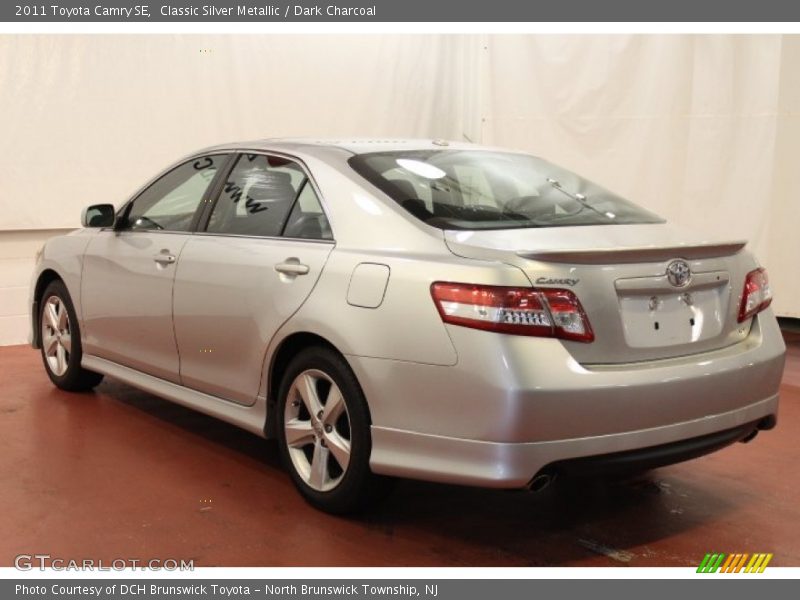 Classic Silver Metallic / Dark Charcoal 2011 Toyota Camry SE