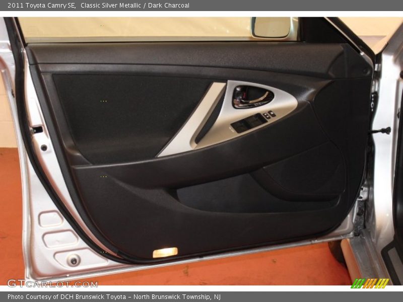 Classic Silver Metallic / Dark Charcoal 2011 Toyota Camry SE
