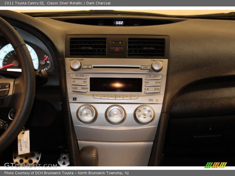 Classic Silver Metallic / Dark Charcoal 2011 Toyota Camry SE