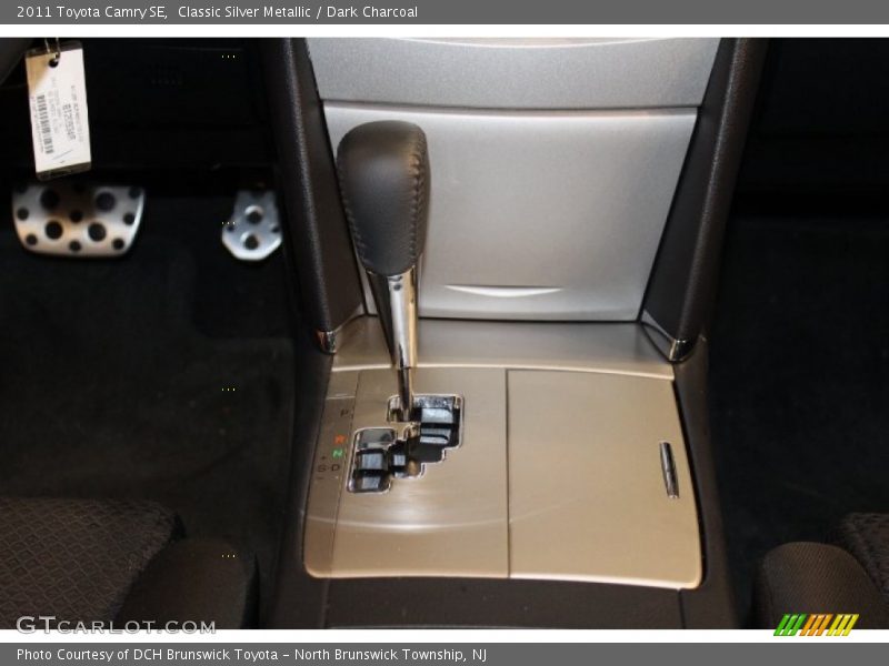 Classic Silver Metallic / Dark Charcoal 2011 Toyota Camry SE